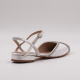 Χειροποίητο φλατ παπούτσι σε άσπρο περλέ δέρμα με ασημένια τρέσα