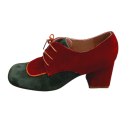 Χειροποίητα μοκασίνια σε συνδυασμό πράσινου και σκούρου κόκκινου καστόρι δέρματος