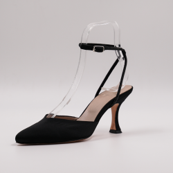  Χειροποίητη νυφική ξώφτερνη γόβα σε μαύρο κρεπ σατέν ύφασμα