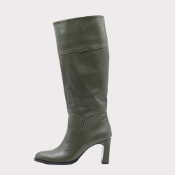 Χειροποίητη δερμάτινη μπότα χωρίς φερμουάρ σε λαδί χρώμα  