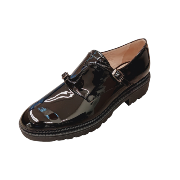 Χειροποίητο δερμάτινο παπούτσι σε μαύρο λουστρίνι