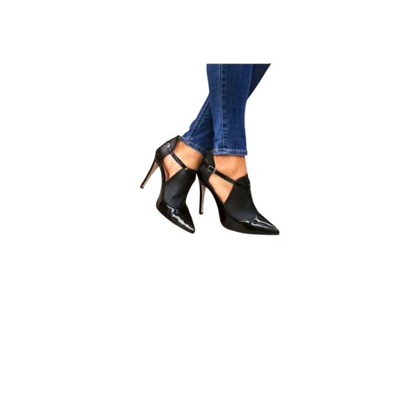  Χειροποίητη γόβα σε συνδυασμό μαύρου δέρματος και μαύρου λουστρίνι.