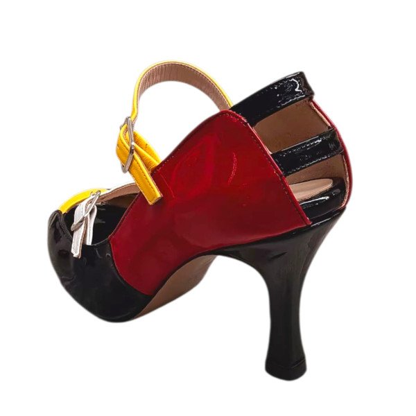 Χειροποίητο δερμάτινο πέδιλο σε συνδυασμό κόκκινου, κίτρινου και μαύρου λουστρίνι