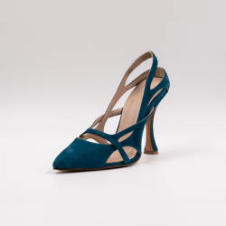 Χειροποίητη γόβα σε πετρόλ καστόρι δέρμα.