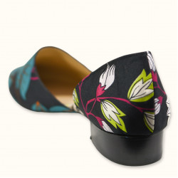 Χειροποίητο φλατ παπούτσι σε φλοράλ σατέν ύφασμα