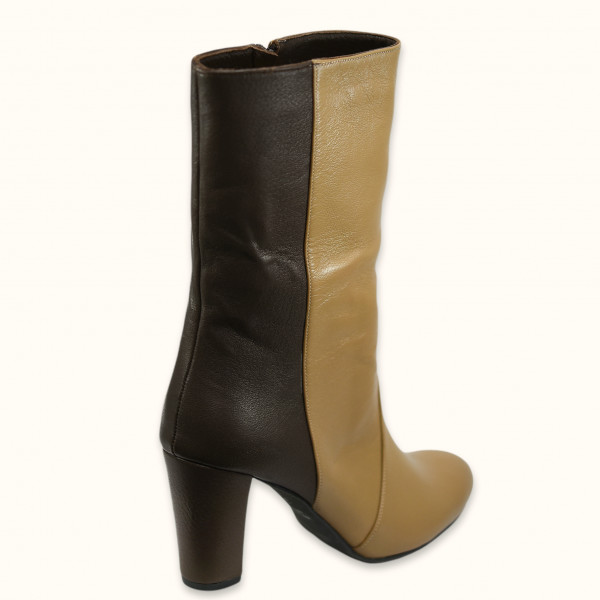 Χειροποίητη μπότα πάνω από τον αστράγαλο από ανοιχτό και σκούρο καφέ δέρμα