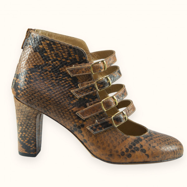 Χειροποίητο μποτάκι μέχρι τον αστράγαλο με λουράκια σε δέρμα τύπωμα φιδιού