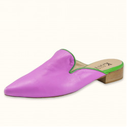 Χειροποίητο μοκασίνι σε λιλά δέρμα με πράσινο ρέλι 