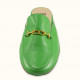 Χειροποίητο ξώφτερνο μοκασίνι σε πράσινο δέρμα με χρυσό διακοσμητικό