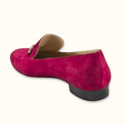 Χειροποίητο δερμάτινο μοκασίνι σε μπορντό καστόρι με χρυσό διακοσμητικό