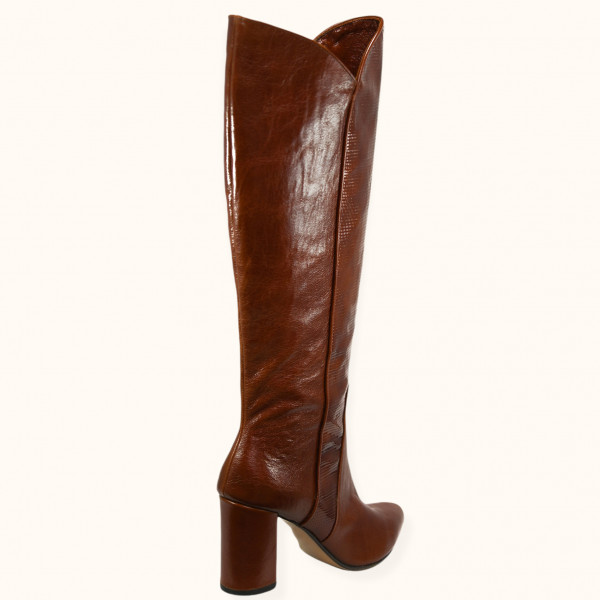 Χειροποίητη μπότα μέχρι το γόνατο σε καφέ δέρμα, με καφέ σταμπωτό δέρμα