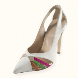 Χειροποίητη νυφική γόβα σε λευκό ματ δέρμα με χρωματιστά λουράκια