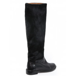 Χειροποίητη μπότα ιππασίας από μαύρο πόνυ δέρμα, χωρίς φερμουάρ.
