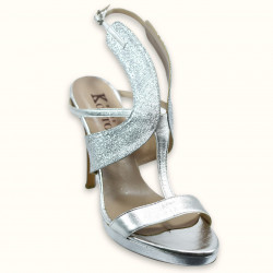 Χειροποίητο νυφικό πέδιλο σε ασημί μεταλλικό δέρμα και ασημί γκλίτερ ύφασμα