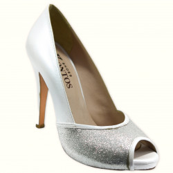 Χειροποίητη peep toe γόβα σε υπόλευκο δέρμα με ασημί γκλίτερ