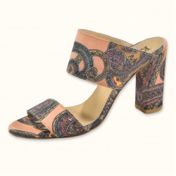 Χειροποίητο πέδιλο σε εμπριμέ σατέν ύφασμα 