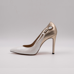 Χειροποίητη γόβα σε υπόλευκο και χρυσό δέρμα